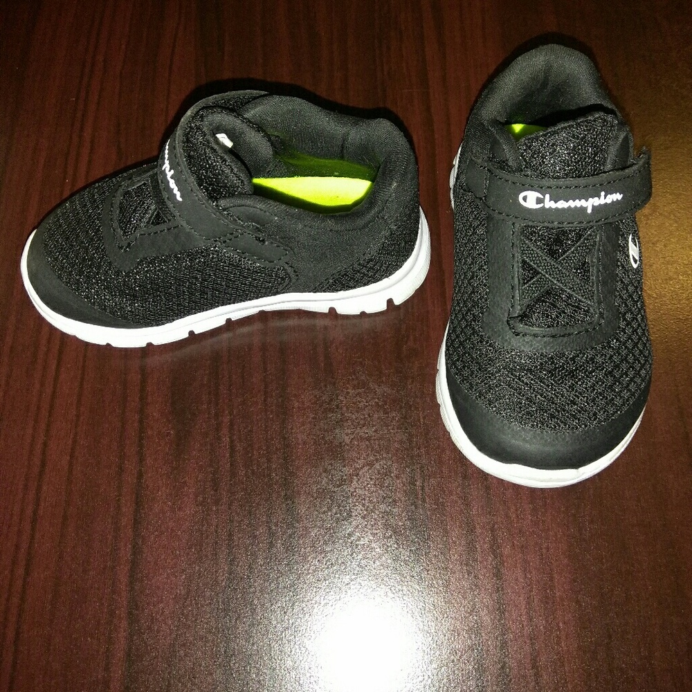 Baby Champion sneakers